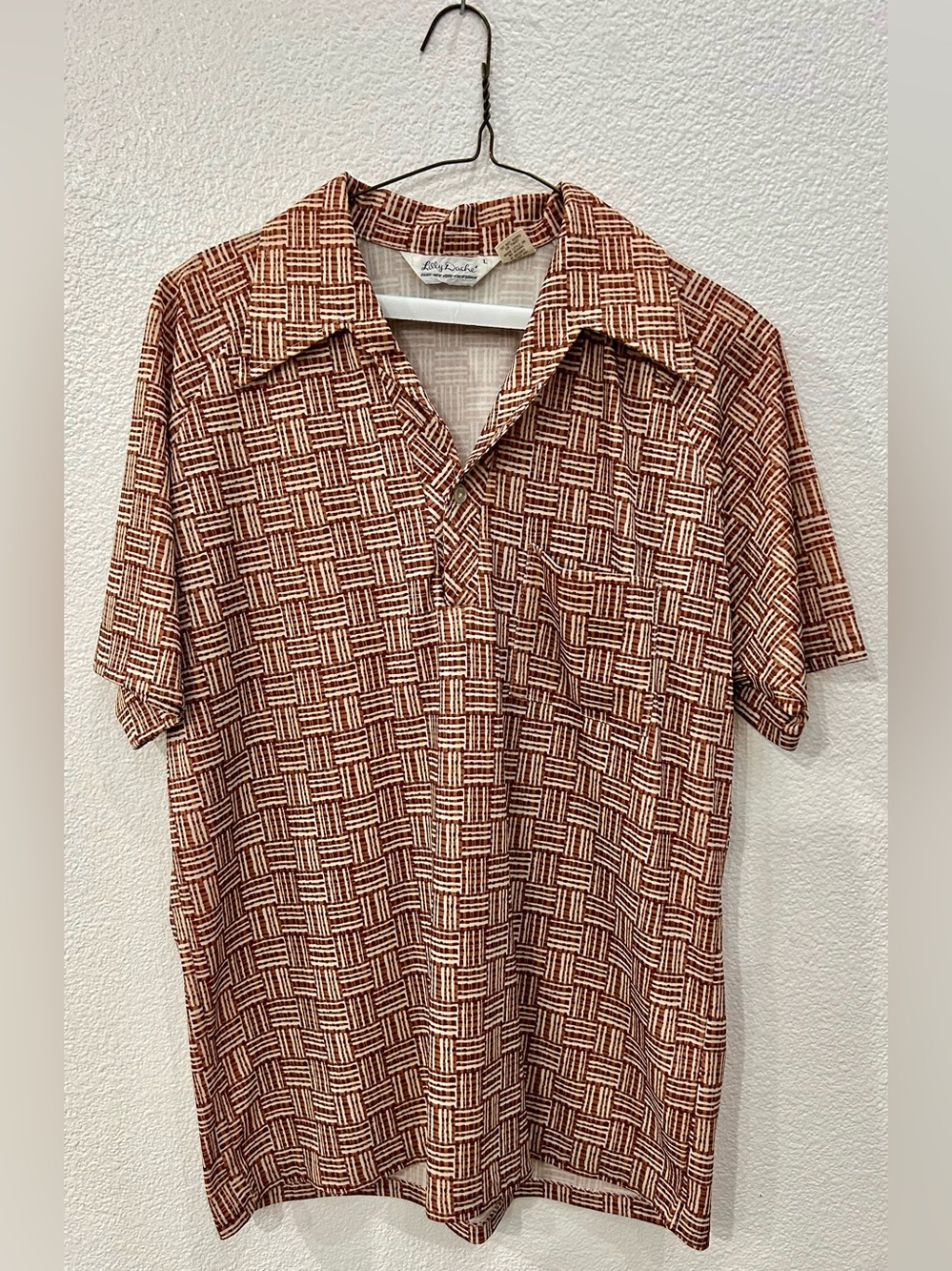 Men's Short-Sleeve Button-Down Shirt in Brown Woven-Check